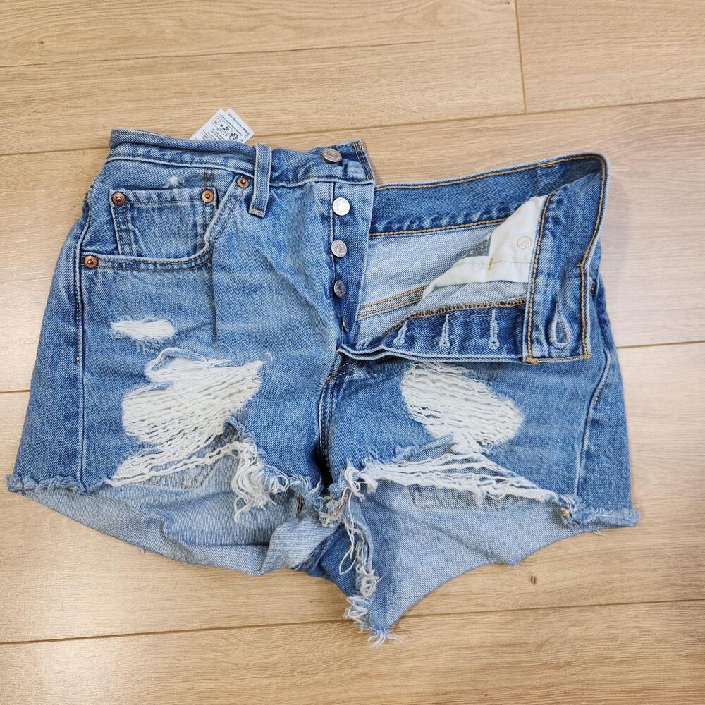 Levis 501 Shorts Womens 28 1.5" Blue Denim Button Fly Distressed Raw Hem